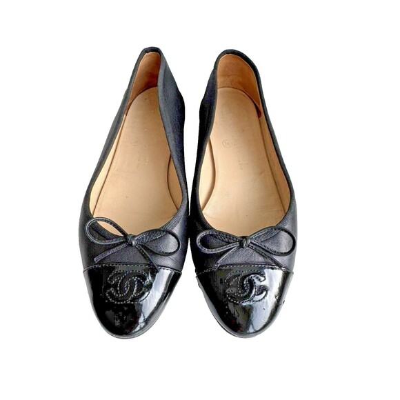 Authentic Chanel Women’s Size 7 Cap Toe CC Logo Black Iconic Ballet Flats - Picture 2 of 16